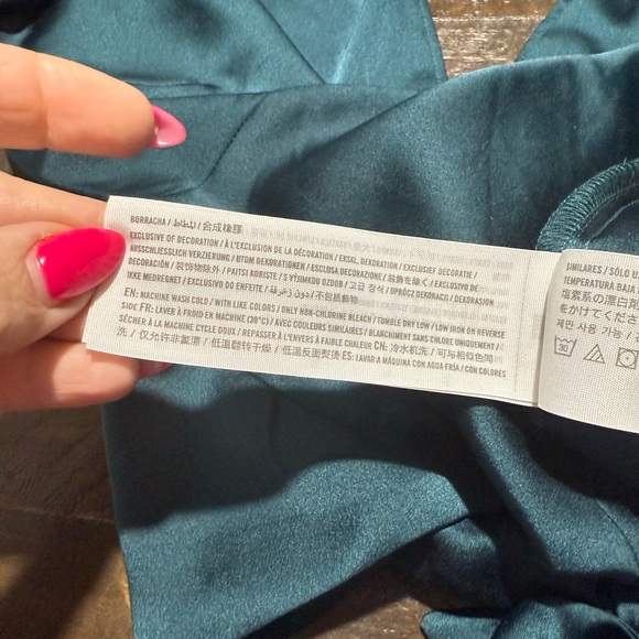 NWT Abercrombie & Fitch Deep Teal Open Back Satiny Top Blouse Sz Large - Picture 5 of 5